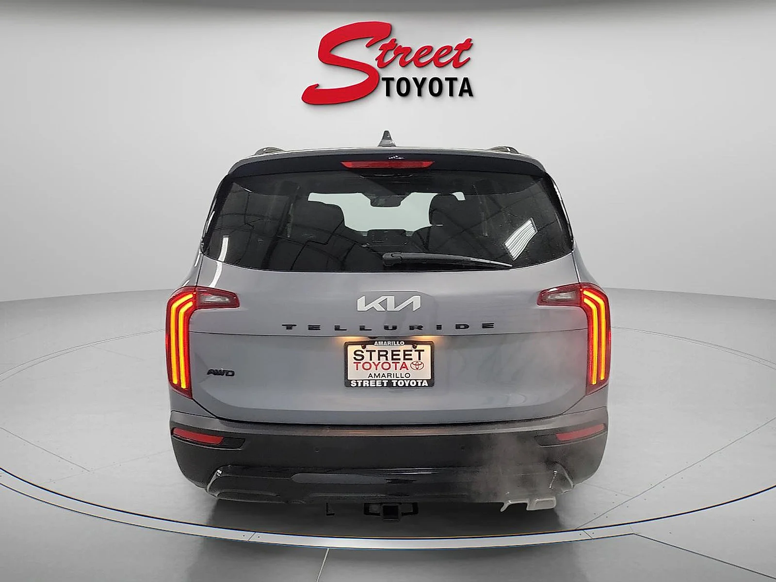 Used 2022 Everlasting Silver Kia SX image 3
