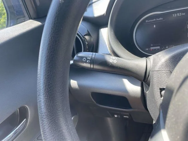 Used 2020 Blue Nissan SV image 23