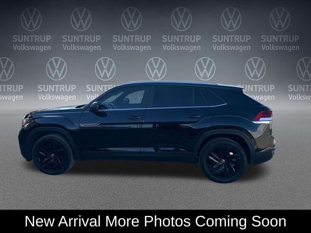 Used 2023 Black Volkswagen 3.6L V6 SE w/Technology image 3