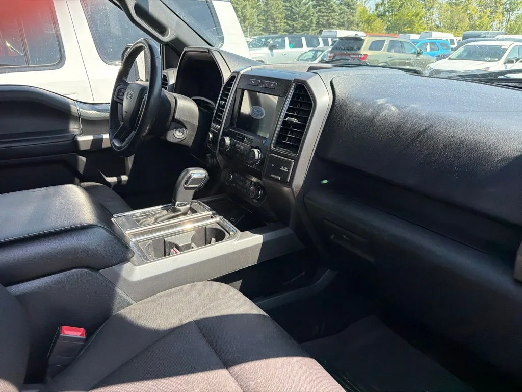 Used 2020 Black Ford XLT image 27