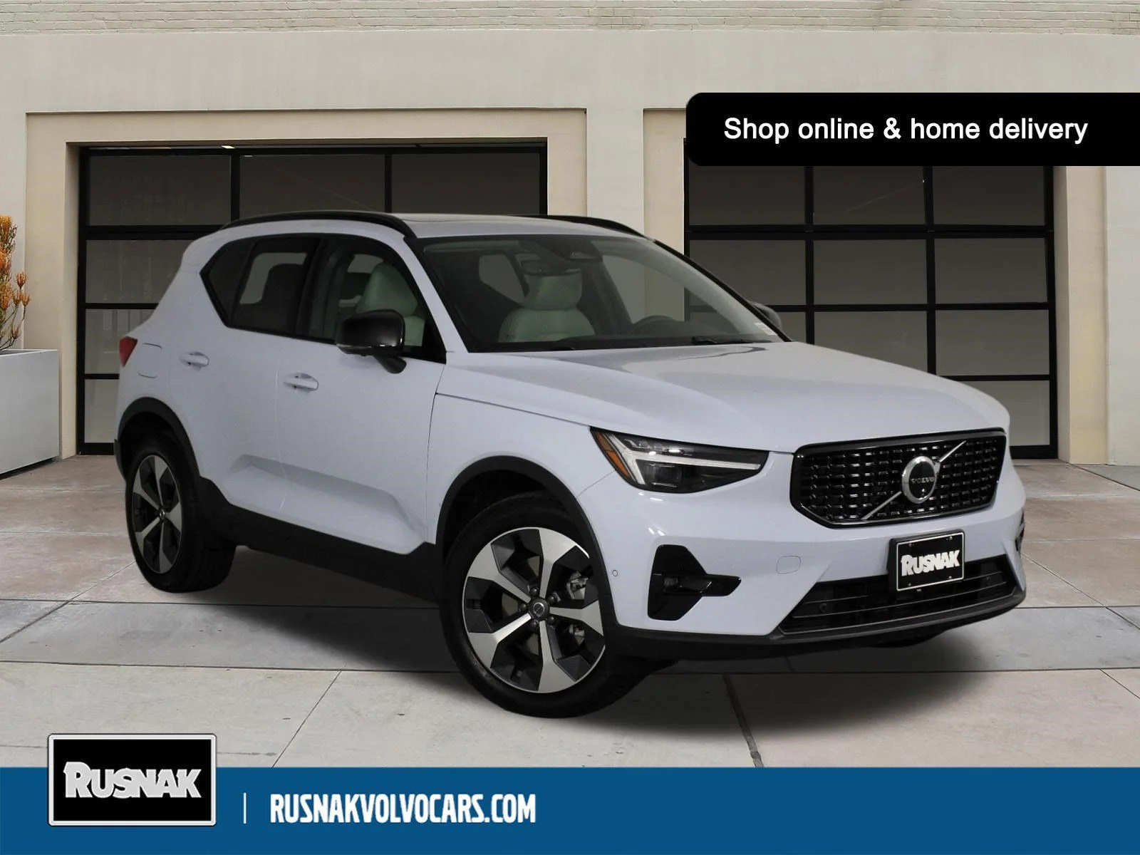 2026 Volvo XC40 B5 Plus Dark AWD's photo