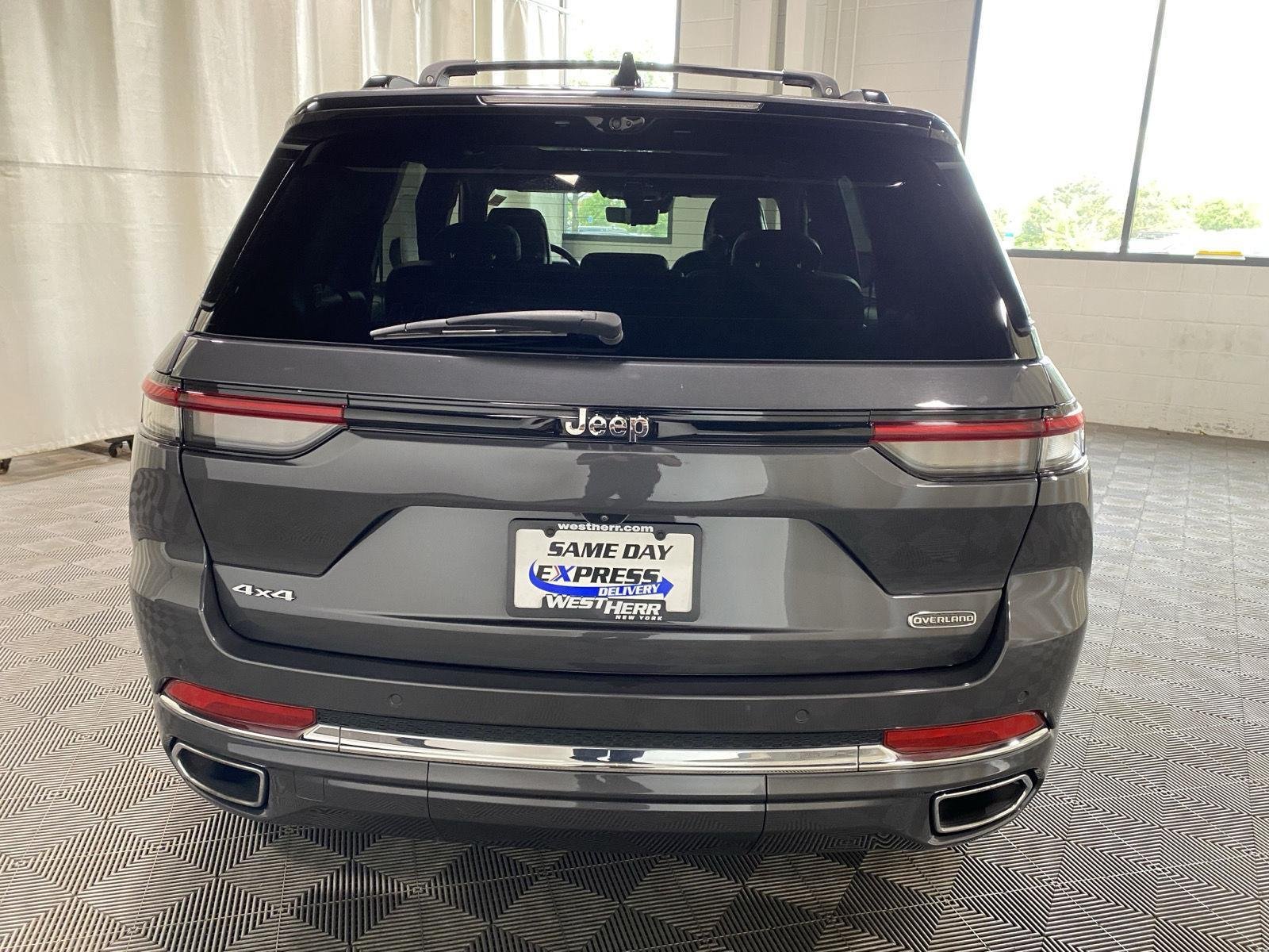 Used 2024 Baltic Gray Metallic Clearcoat Jeep Overland image 11