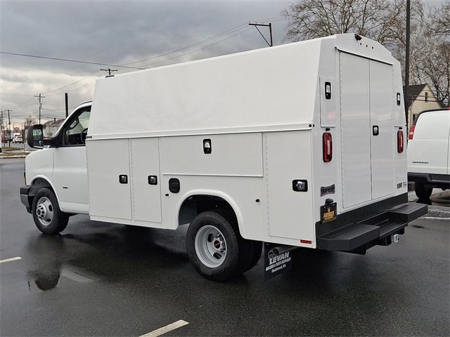 New 2025 Summit White GMC 1WT image 17