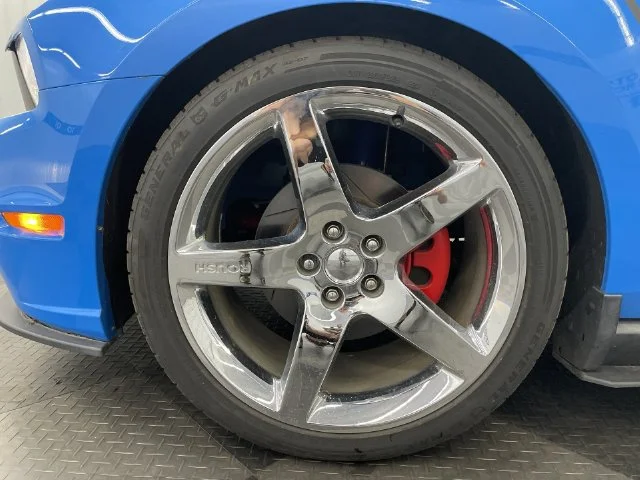 Used 2010 Grabber Blue Ford GT Premium image 10