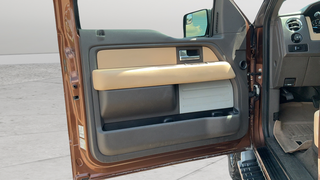 Used 2012 Gold Ford XLT image 17