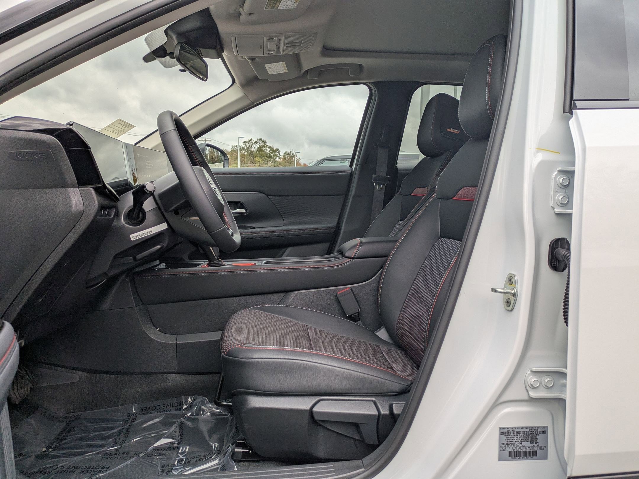 2026 Nissan KICKS SR AWD - Photo 12