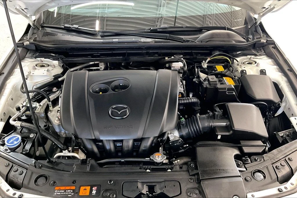 Certified Used 2026 White Mazda 2.5 S image 9
