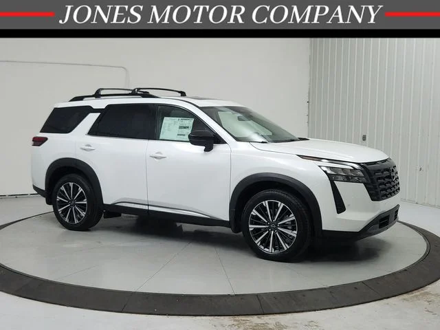 2026 Nissan Pathfinder Platinum 4WD's photo