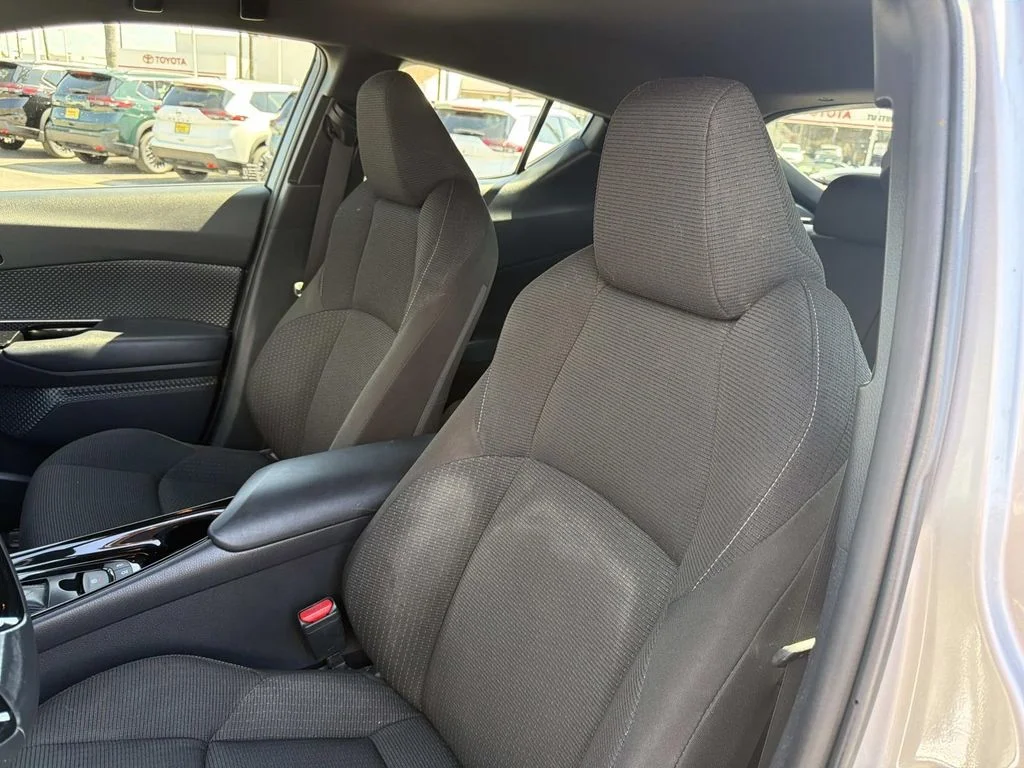 Used 2019 Silver Knockout Metallic Toyota XLE image 20