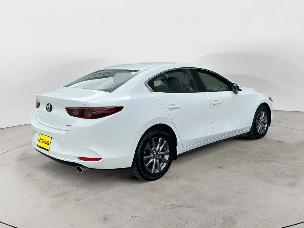 Used 2021 White Mazda 2.5 S image 8