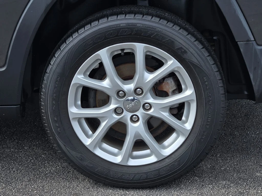 Used 2014 Gray Jeep Latitude image 14