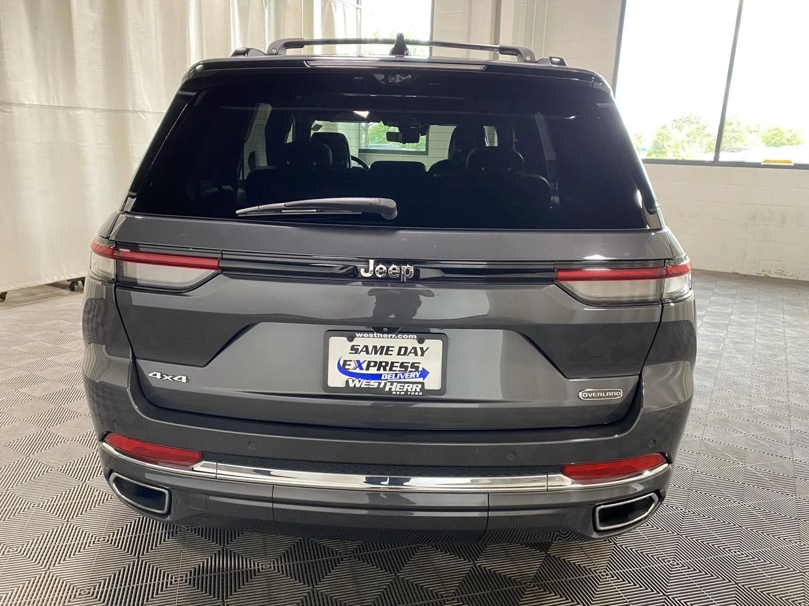 Used 2024 Baltic Gray Metallic Clearcoat Jeep Overland image 11