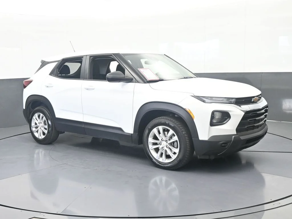 Used 2023 Summit White Chevrolet LS image 7