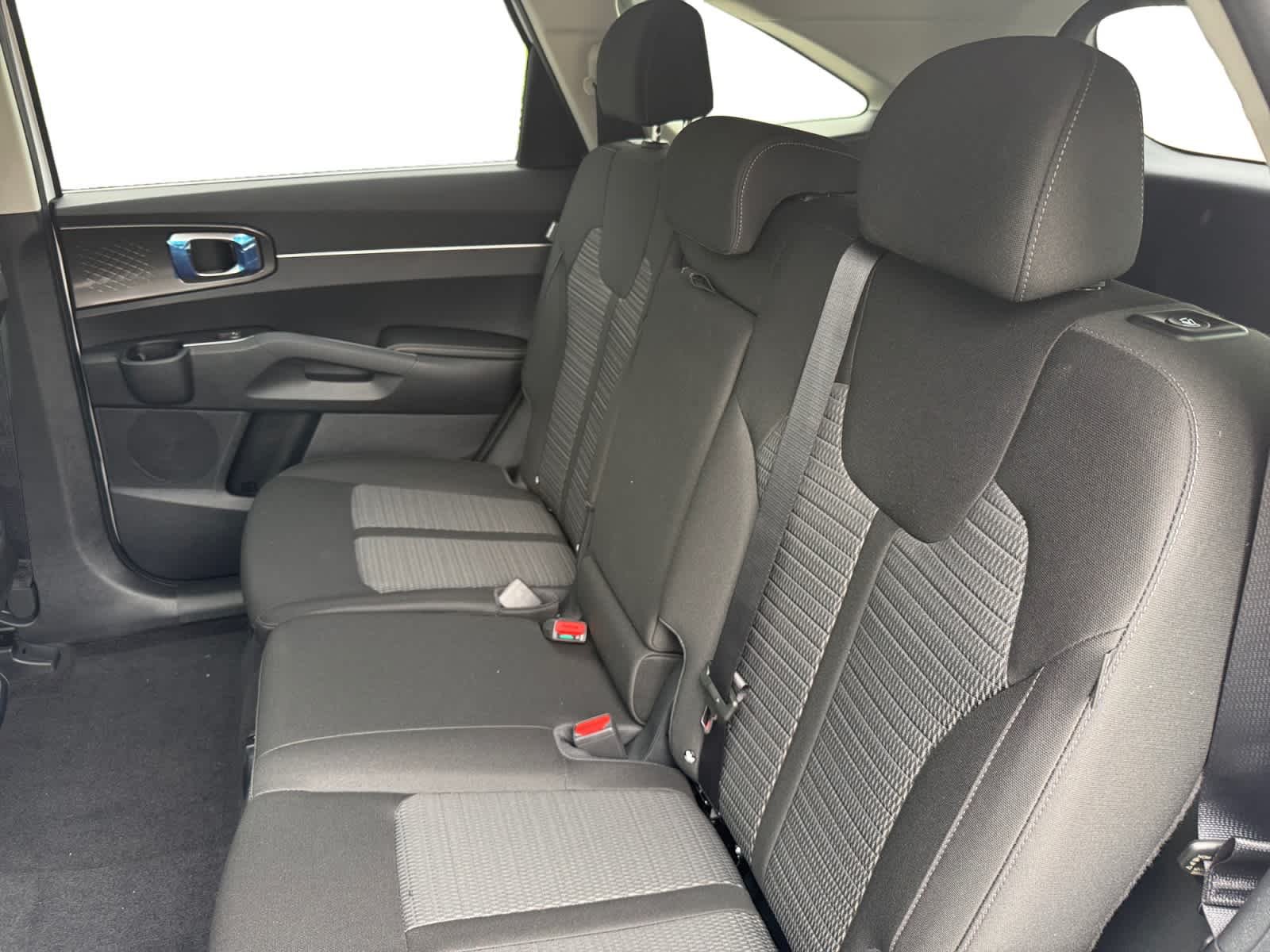 New 2026 Glacial White Pearl Kia LX image 22