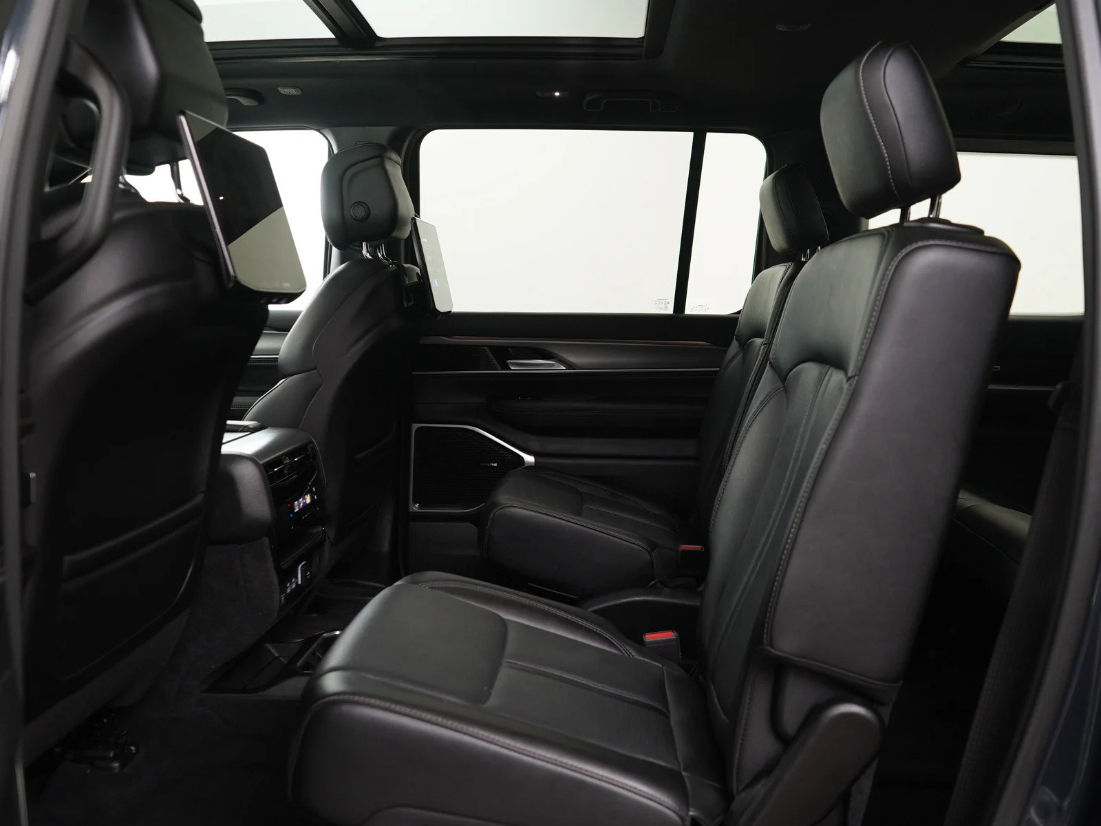 Used 2024 River Rock Jeep Series II image 20