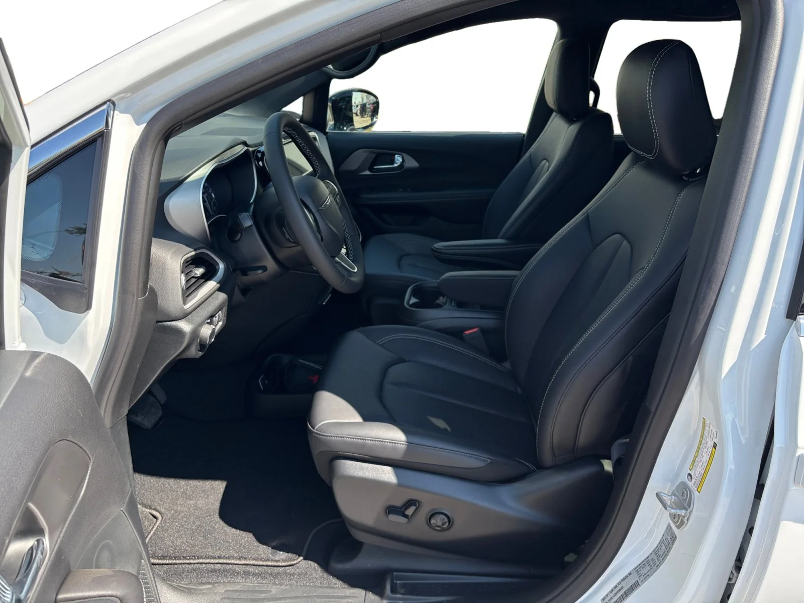New 2027 Bright White Chrysler SXT image 10