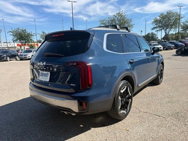 Used 2025 Midnight Lake Blue Kia S image 5
