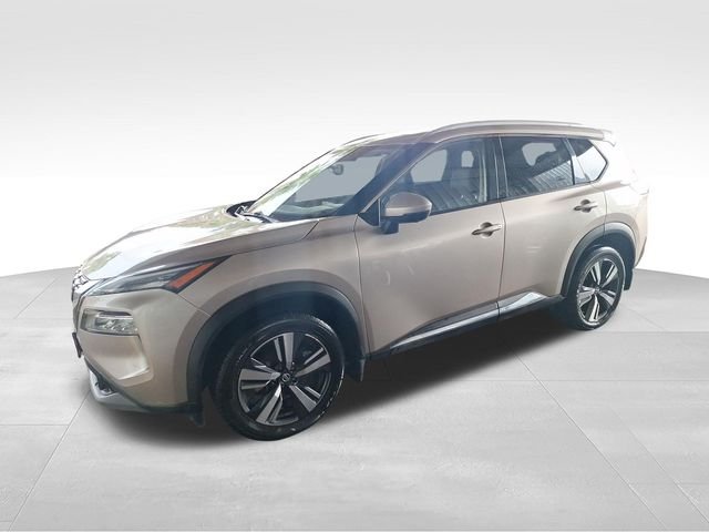 Used 2021 Gold Nissan SL image 3