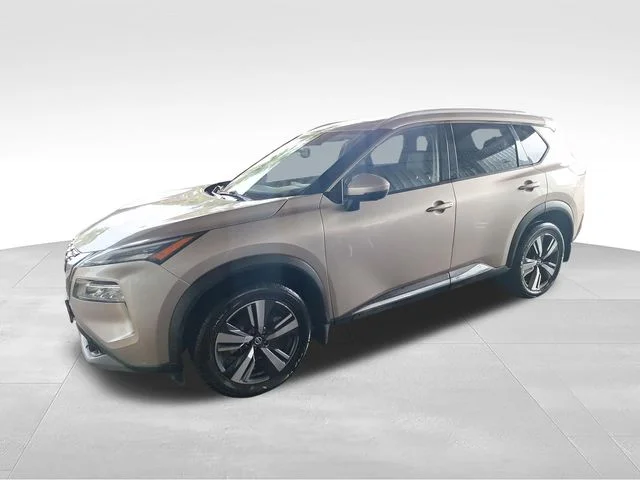 Used 2021 Gold Nissan SL image 3