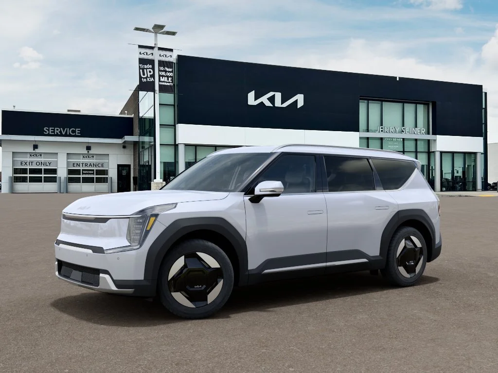 New 2026 Glacial White Pearl Kia Wind image 3