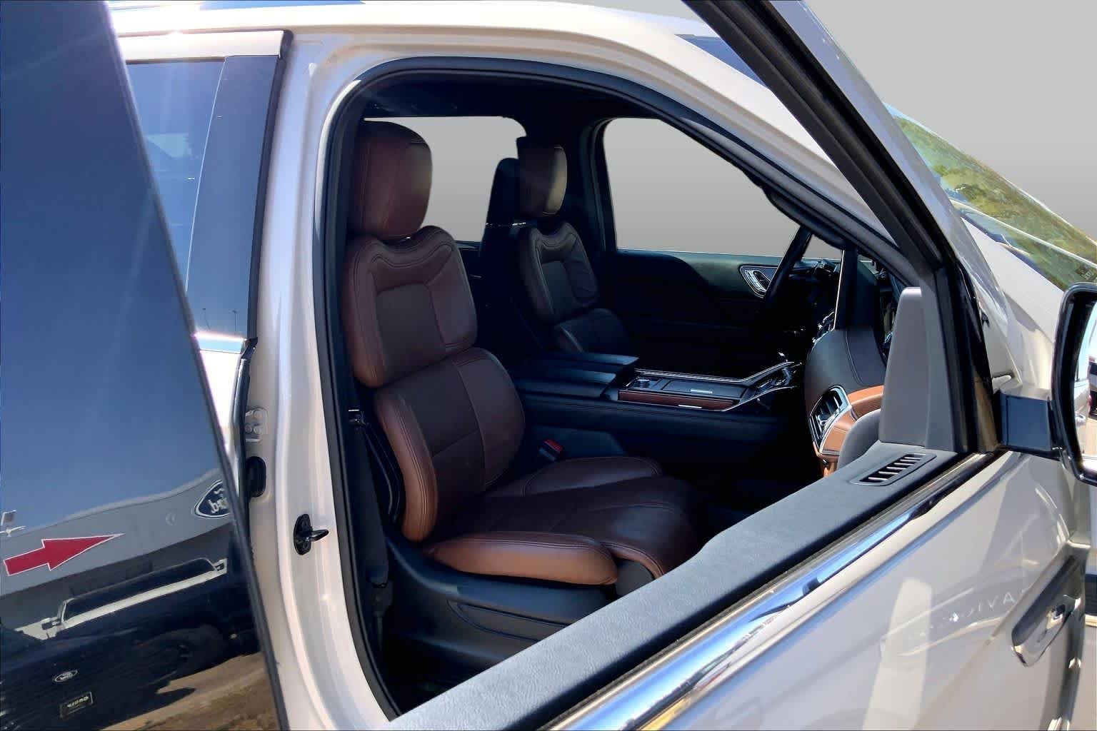 Certified Used 2022 Ceramic Pearl Metallic Tri-Coat Lincoln Reserve image 9