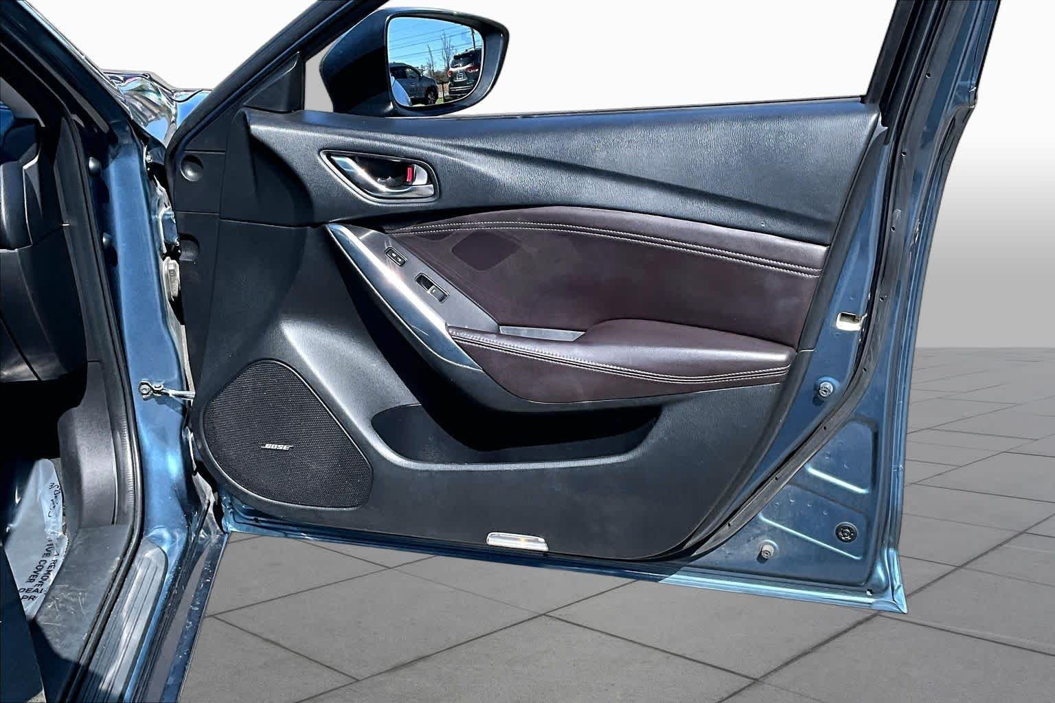Used 2016 Blue Reflex Mica Mazda i Grand Touring image 22