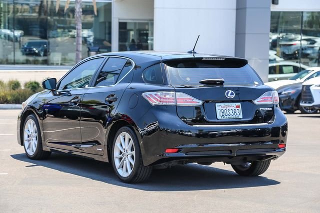 Used 2013 Black Lexus 200h image 4