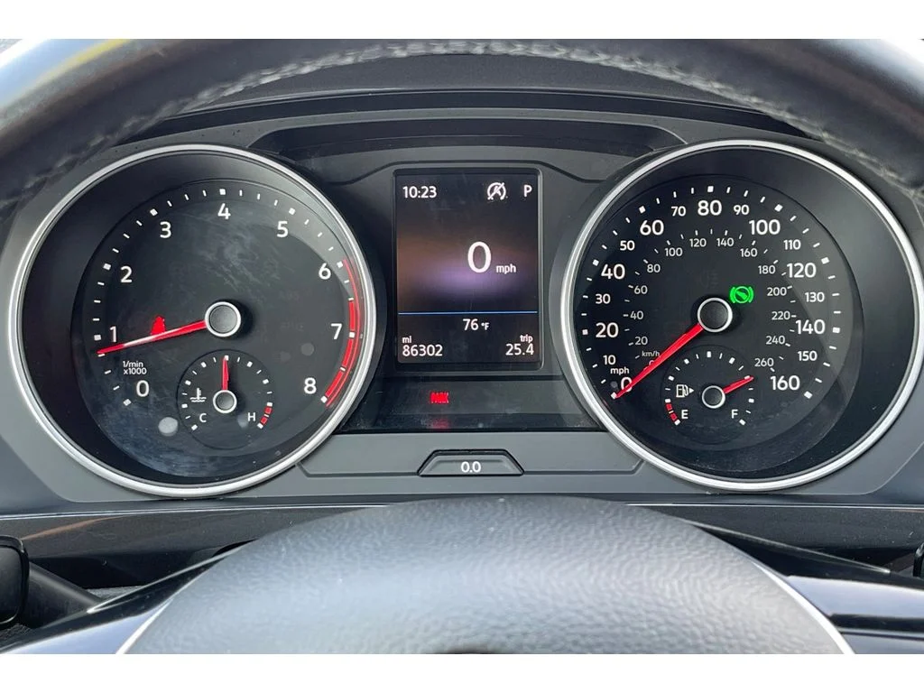 Used 2019 Platinum Gray Metallic Volkswagen SE image 38