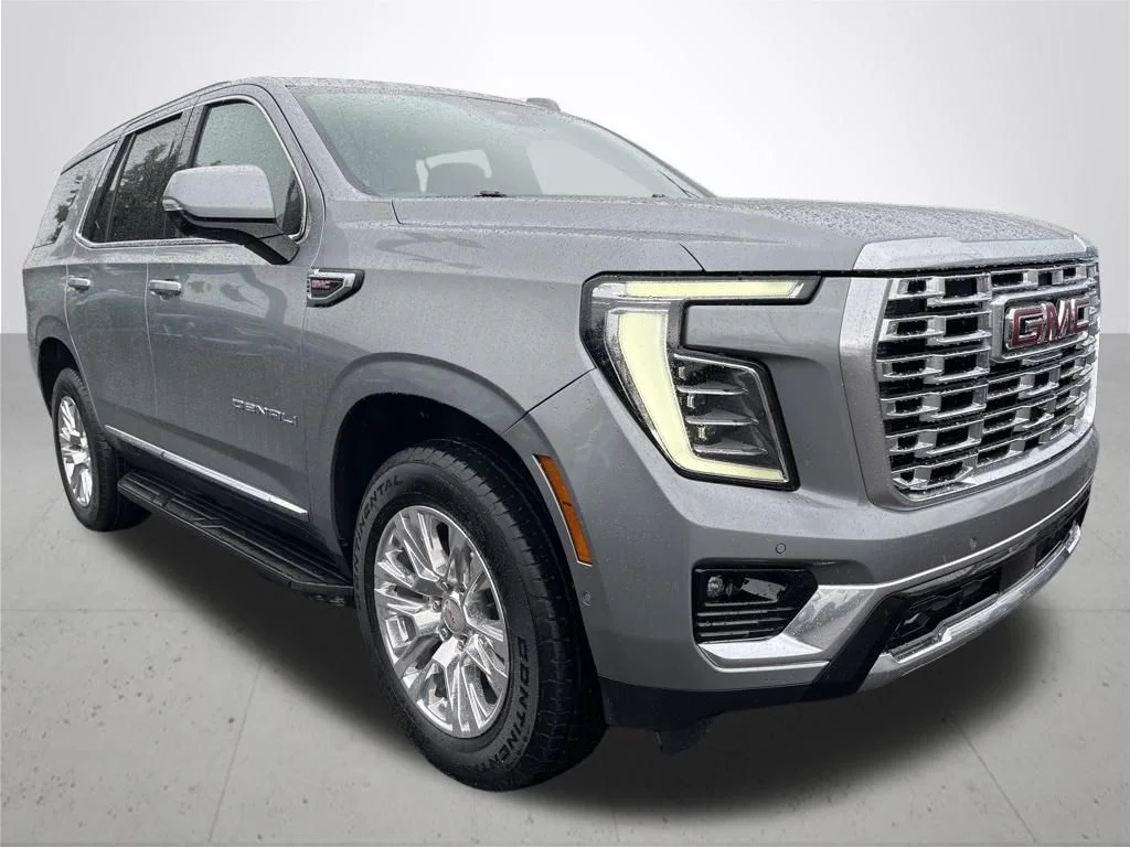Used 2025 Silver GMC Denali image 3