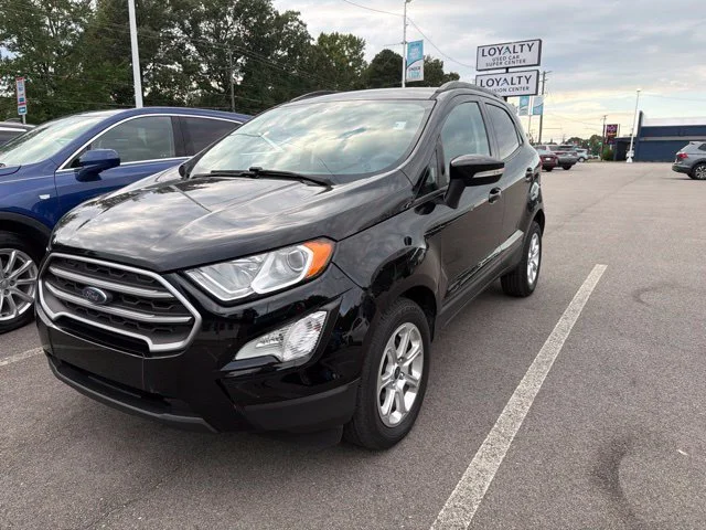 Used 2021 Black Ford SE image 3