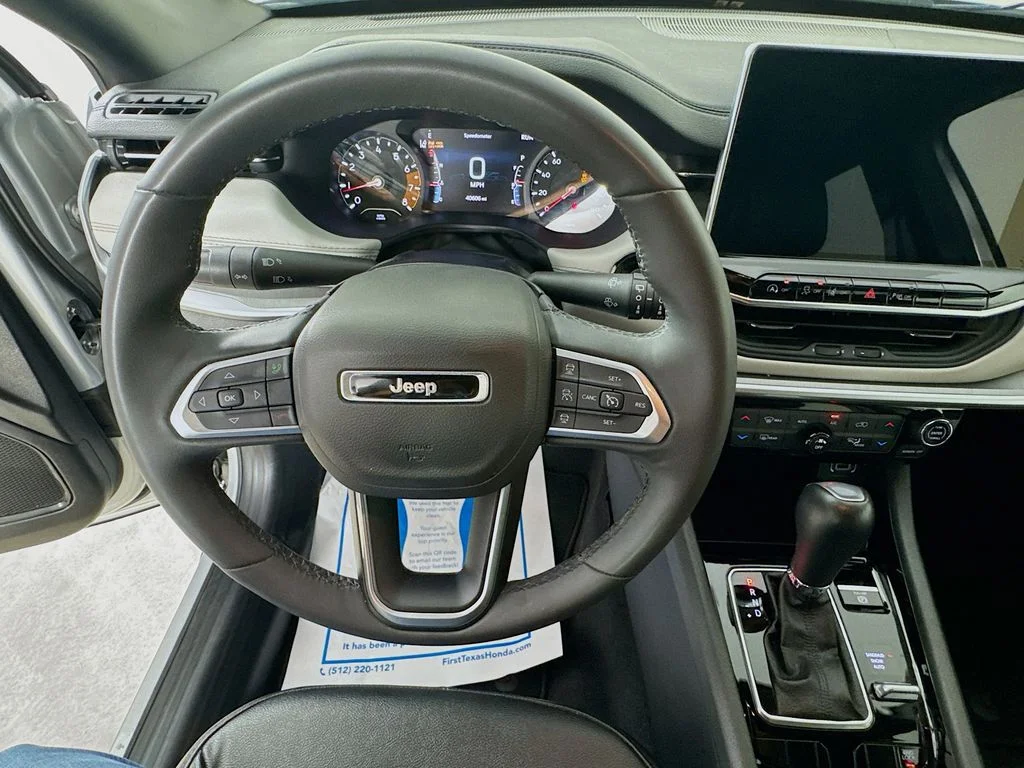 Used 2025 Silver Jeep Limited image 12