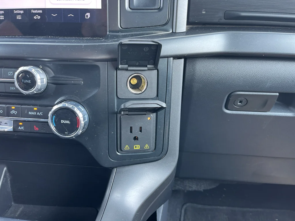 Used 2024 Agate Black Metallic Ford XLT image 28
