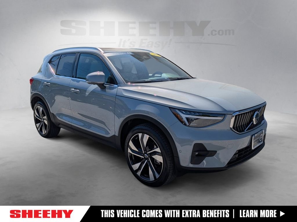 2024 Volvo XC40 B5 Plus Bright AWD's photo