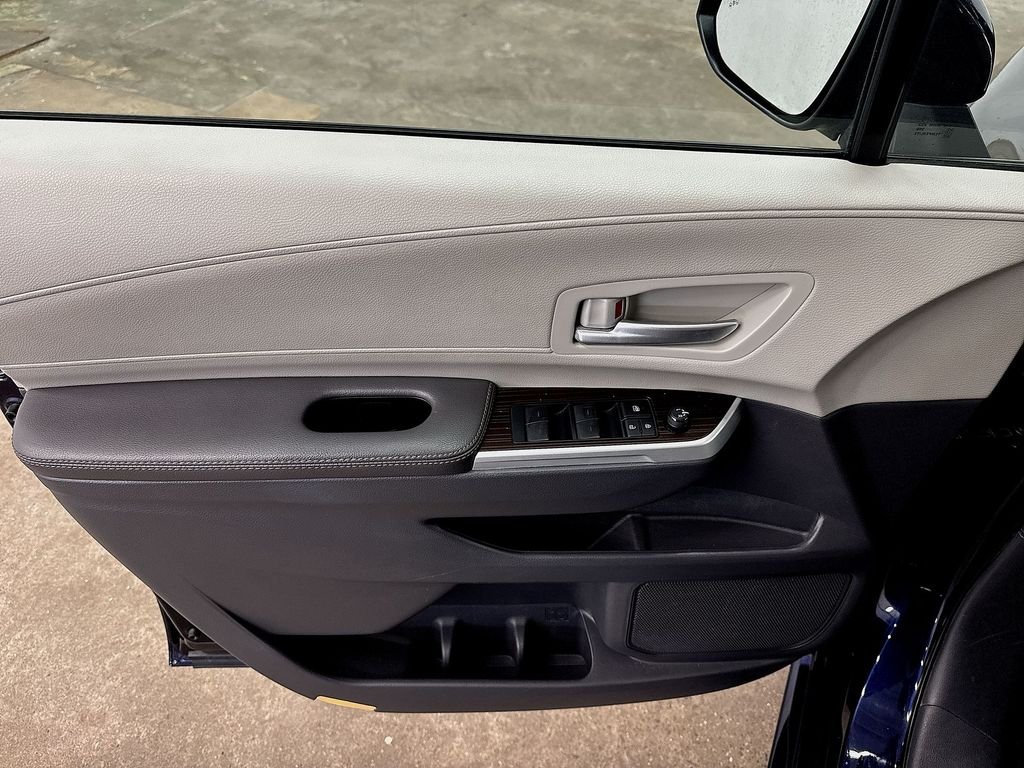 Used 2024 Toyota Sienna Van