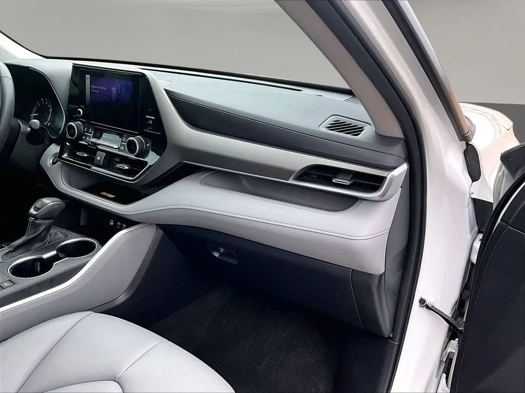 2024 Toyota Highlander XLE - Photo 30