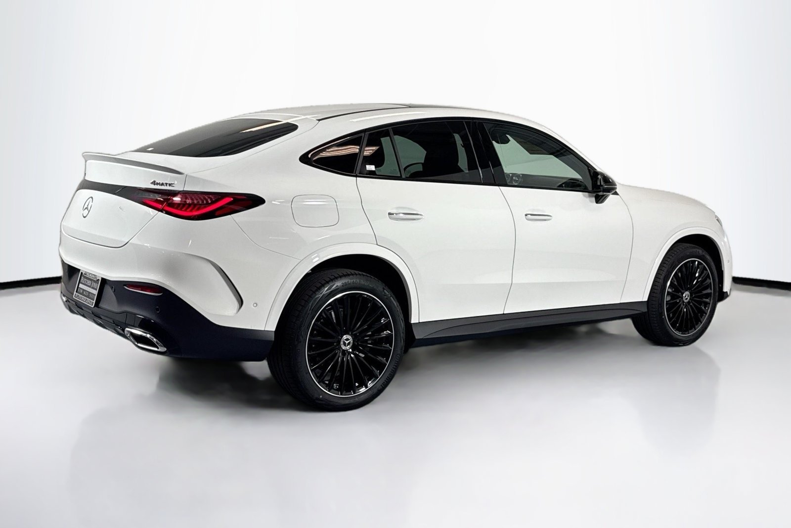 New 2026 Polar White Mercedes-Benz GLC 300 image 5