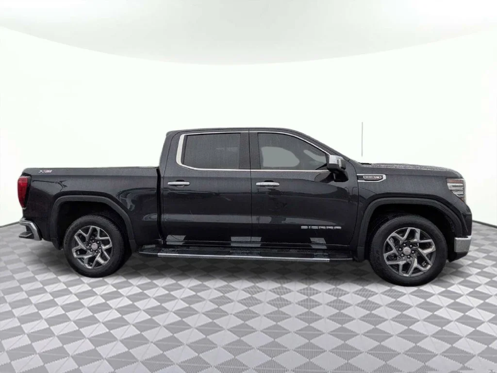 Certified Used 2024 Titanium GMC SLT image 2