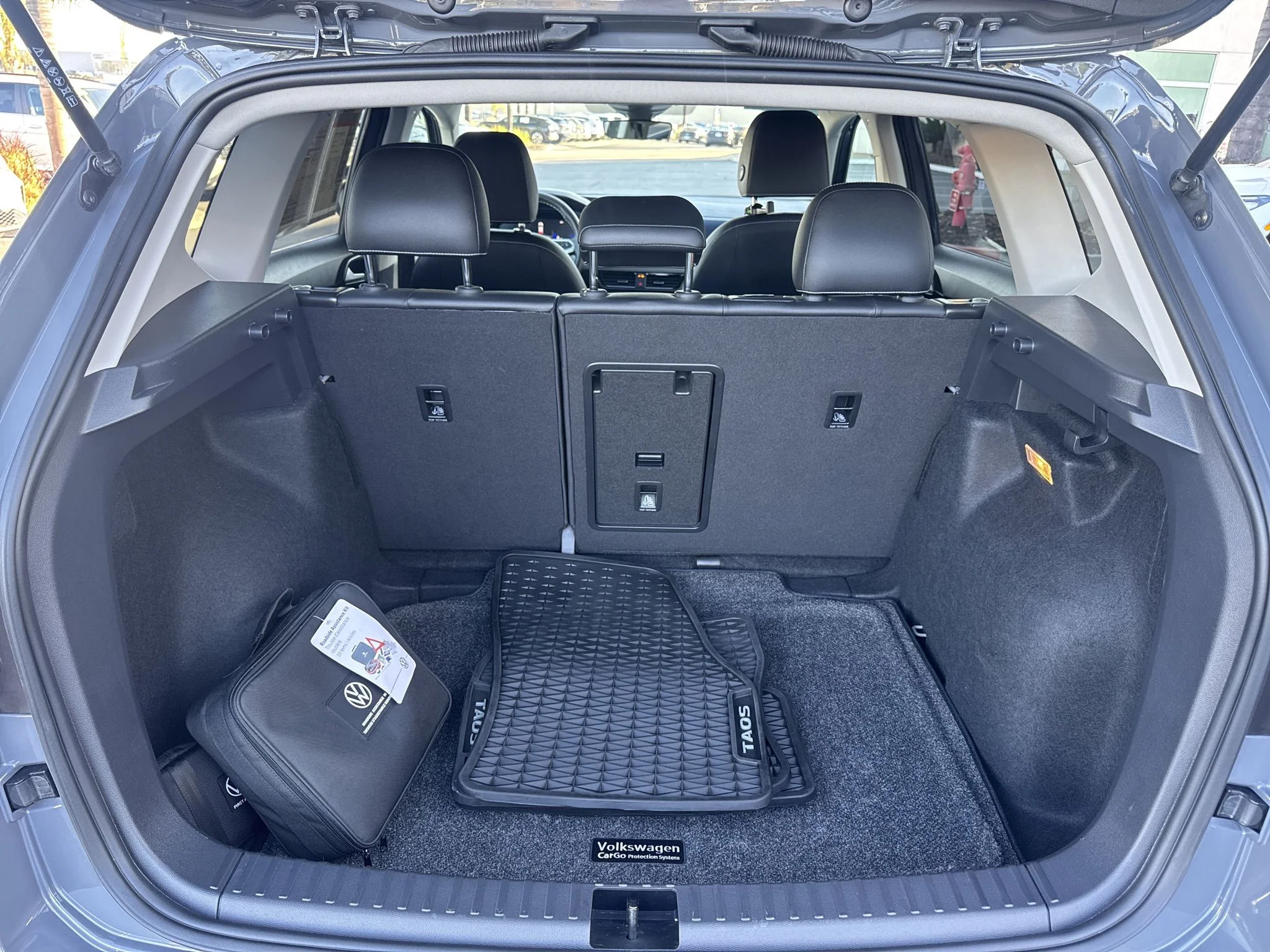 Used 2023 Pure Gray Volkswagen SE image 32