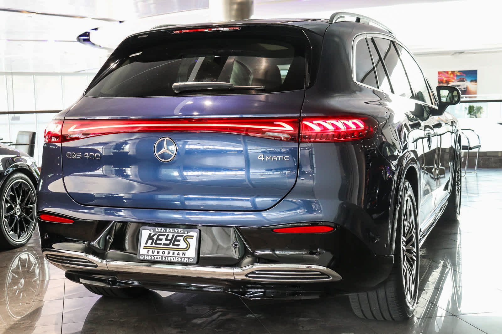 New 2027 Twilight Blue Metallic Mercedes-Benz EQS 400 image 4