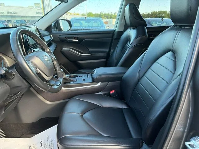Used 2022 Gray Toyota XLE image 14