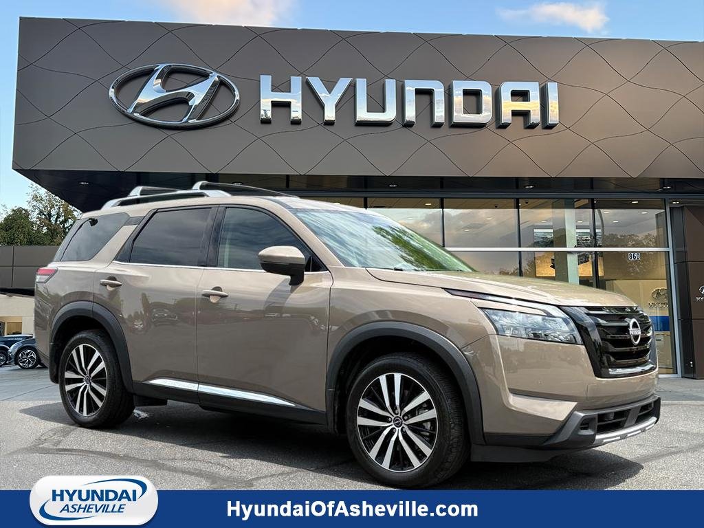 2025 Nissan Pathfinder Platinum 4WD's photo