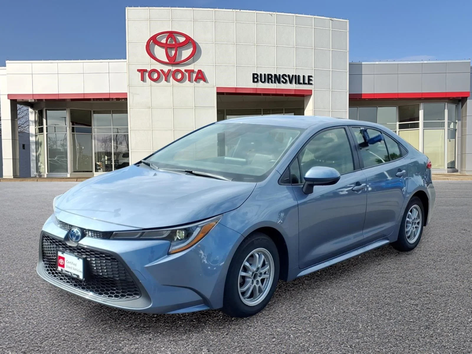 Certified Used 2022  Toyota LE image 8