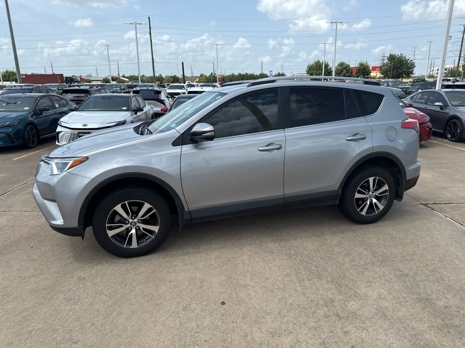 Used 2018 Silver Sky Metallic Toyota XLE image 3