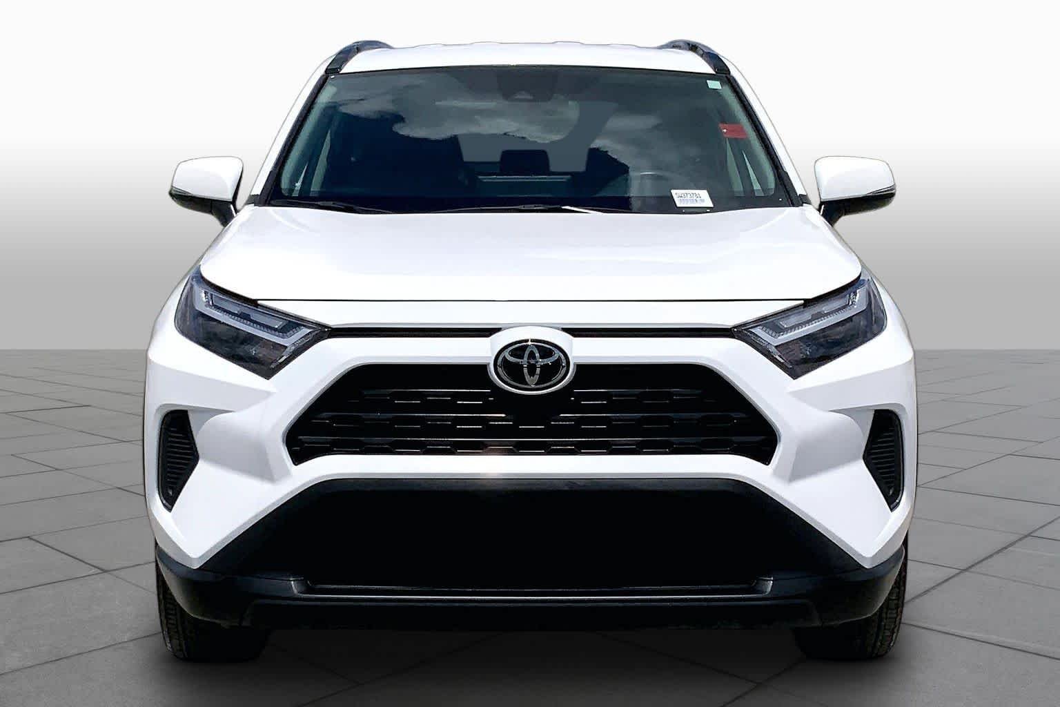 Certified Used 2025 Ice Cap Toyota XLE image 4