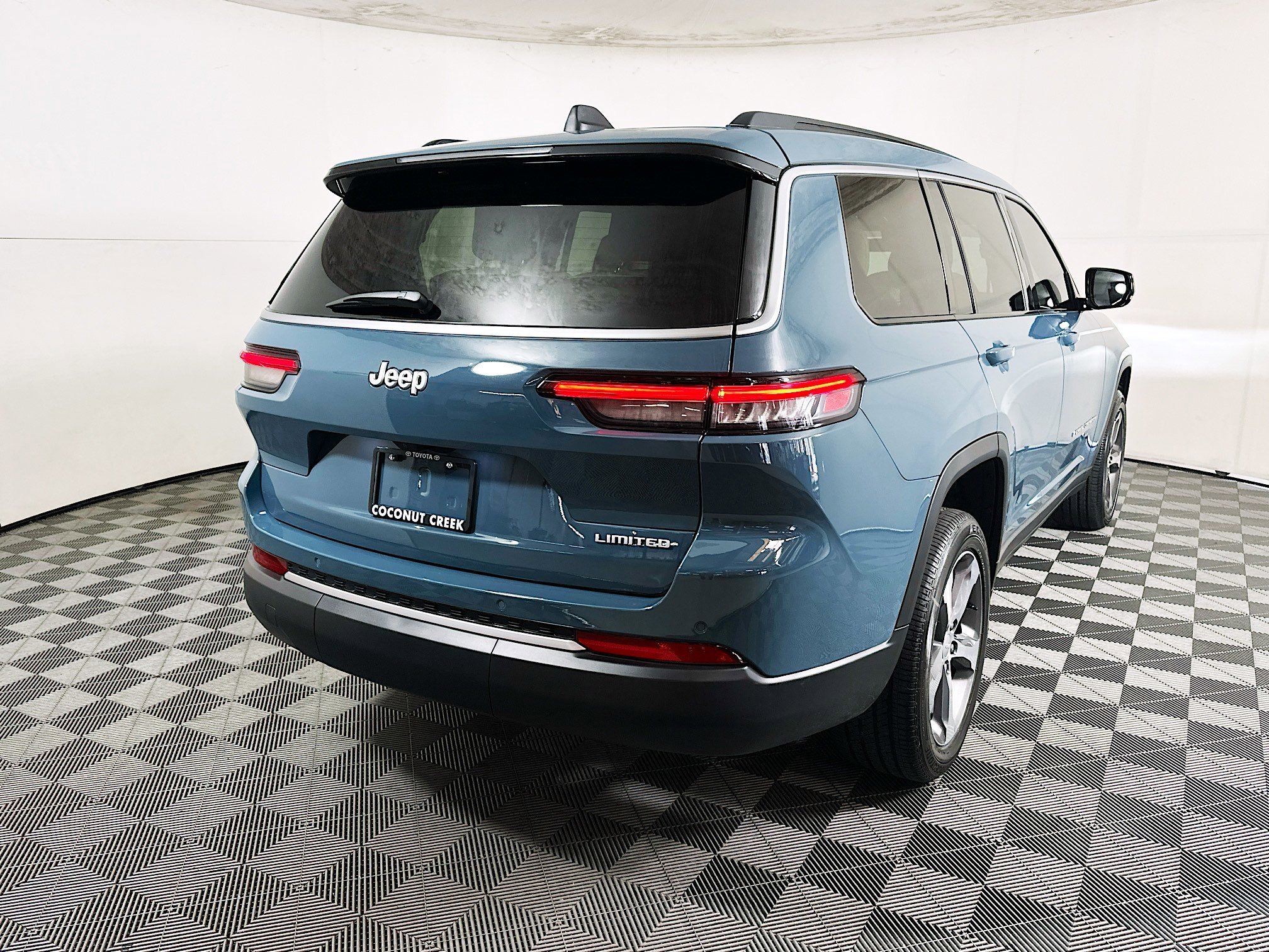 2026 Jeep Grand thumbnail 5