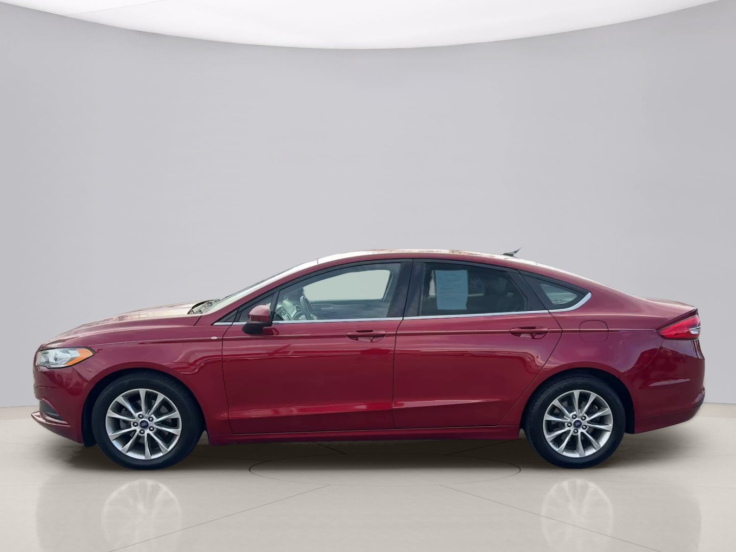 2017 Ford Fusion SE - Photo 2