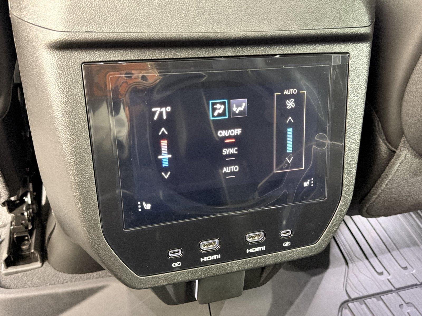 2026 GMC Yukon AT4 Ultimate - Photo 23