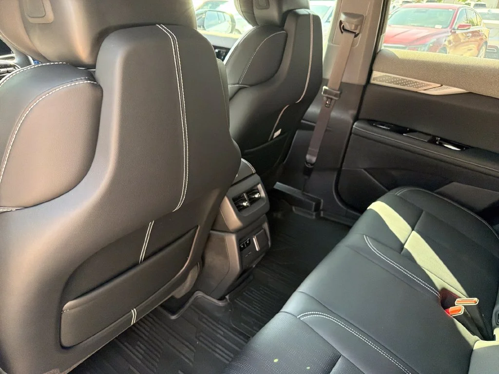 2027 Cadillac OPTIQ Premium Sport - Photo 38