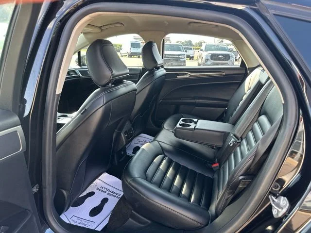 Used 2020 Agate Black Metallic Ford SEL image 3
