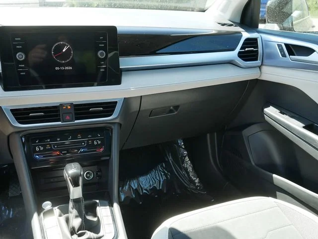 New 2026 Black Volkswagen 1.5T SE image 10